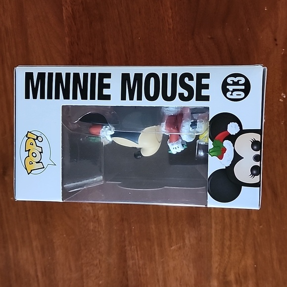 New in Box Santa Minnie Mouse Funko Pop #613 Vinyl collectible figurine - Picture 2 of 6